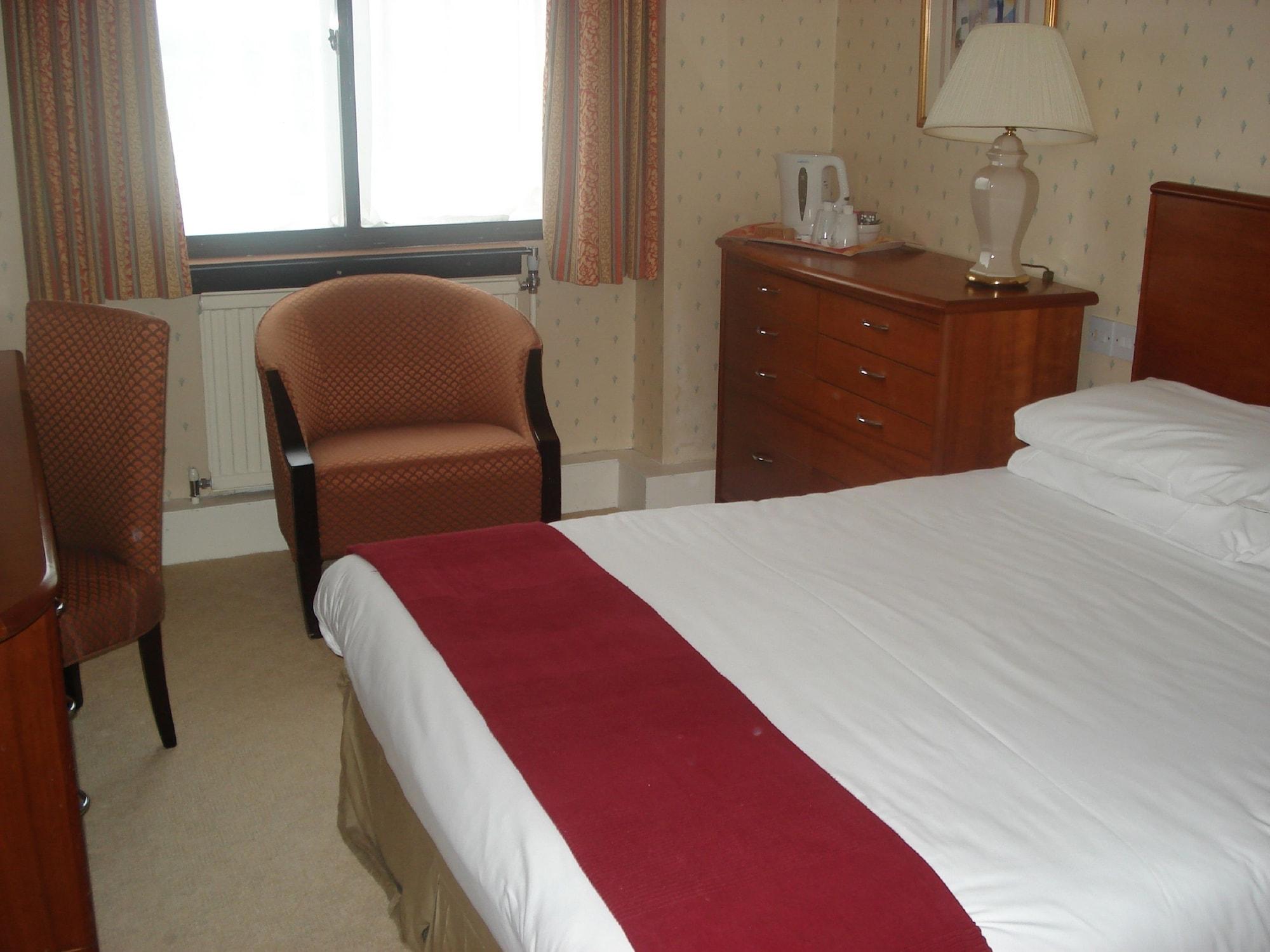 Отель Britannia Airport 3*